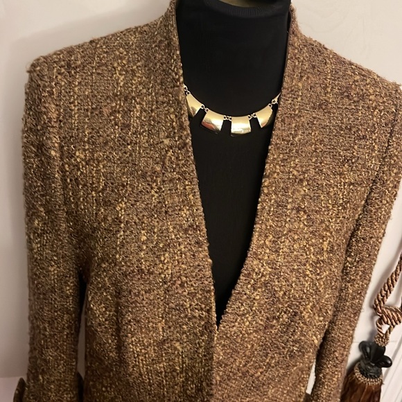 Blazer - Picture 2 of 8